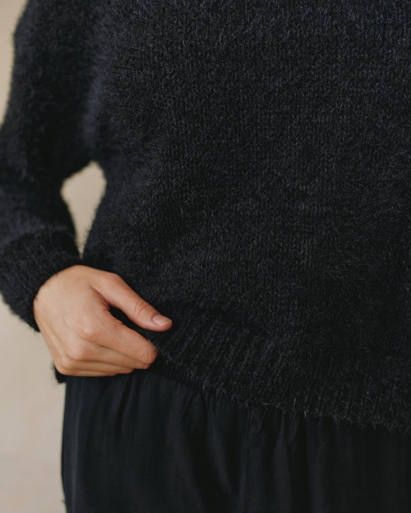 Bella DahlDrop Shoulder Sweater - BlackSweaters