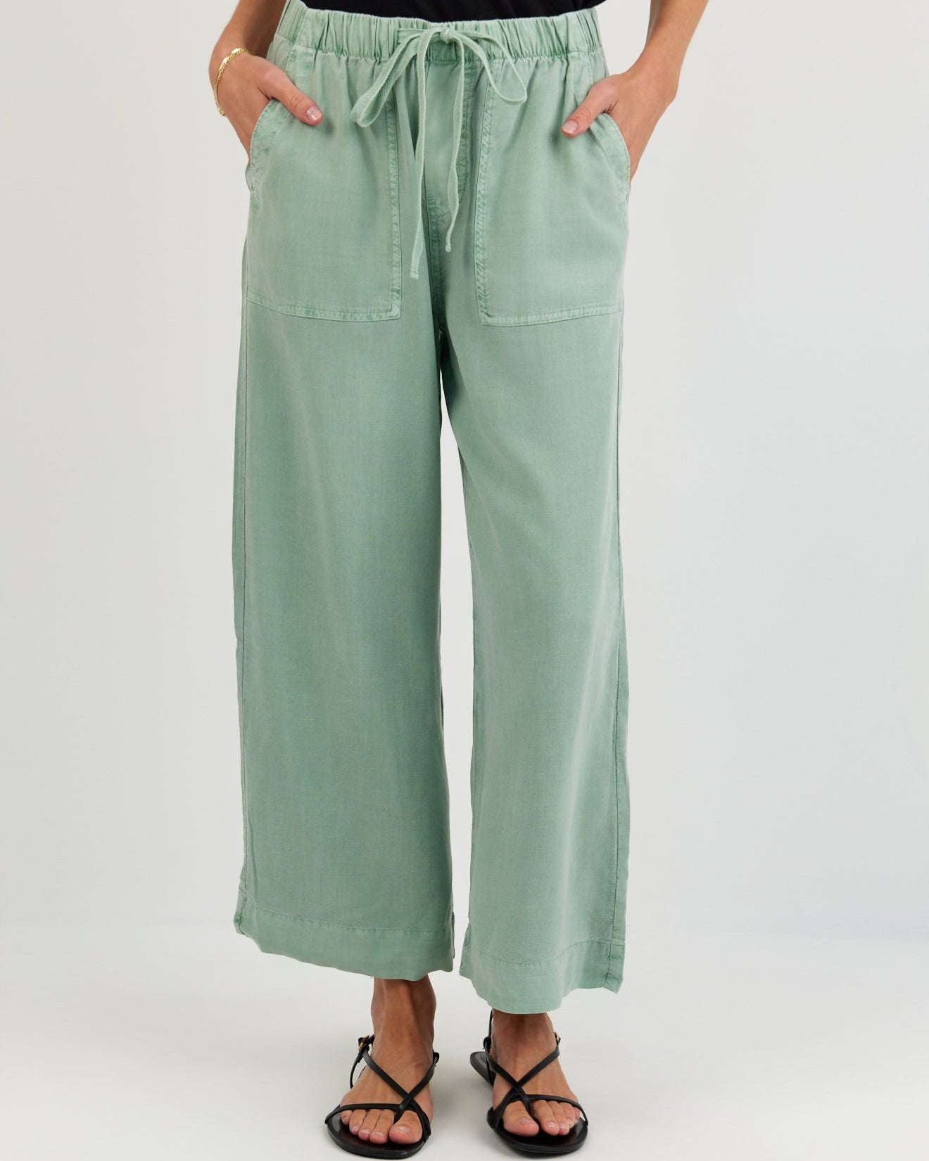 Bella DahlEasy Pocket Wide Leg Crop - Oasis GreenPants