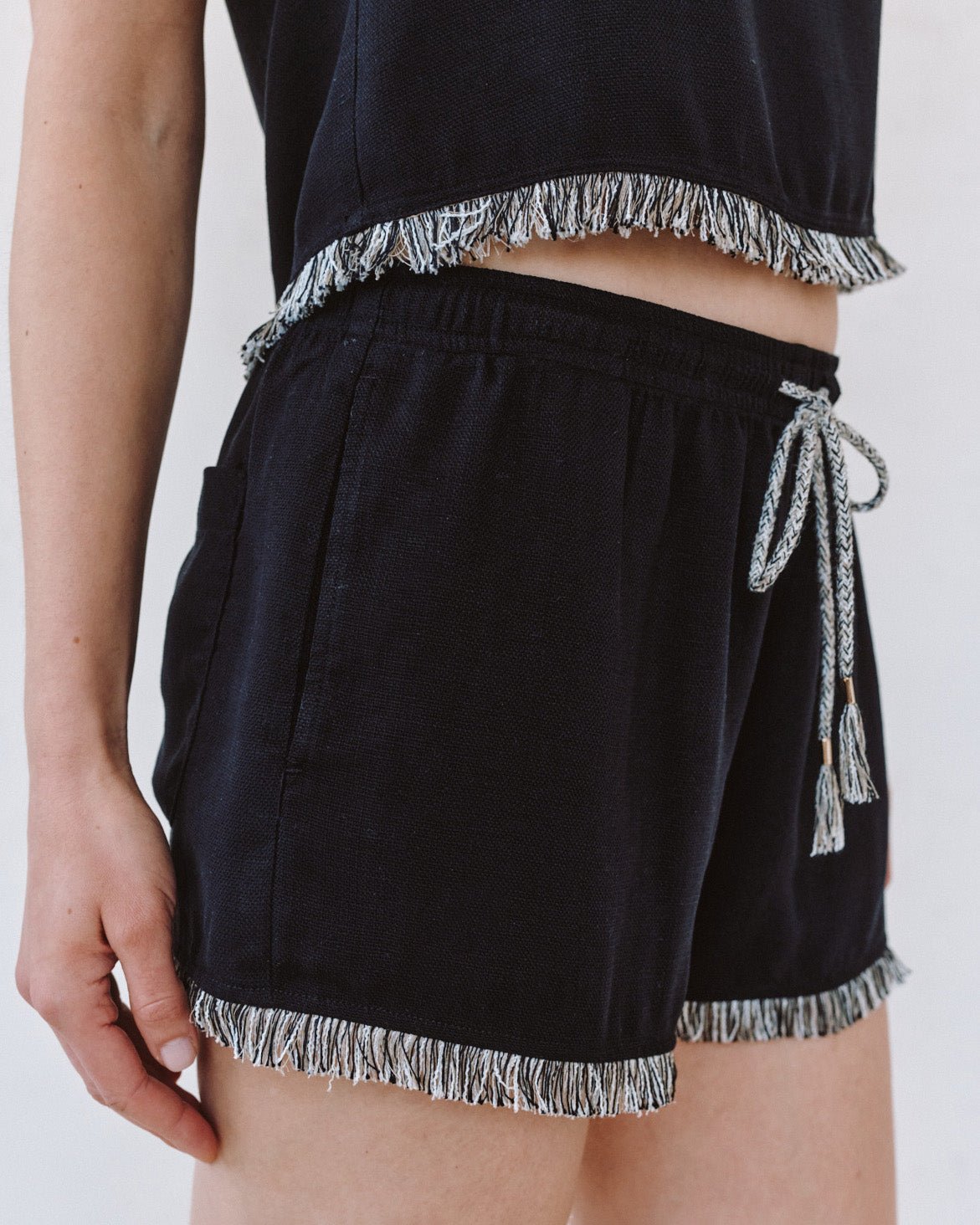 Bella DahlElastic Waist Fringe Short - BlackShorts