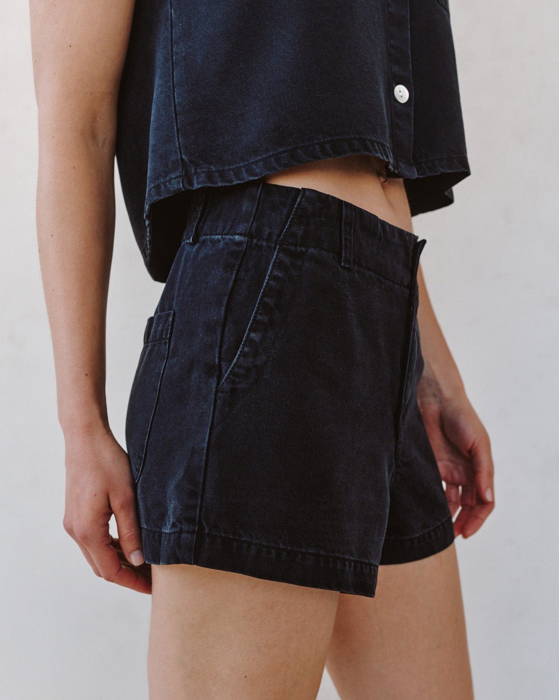 Bella DahlElle Playa Trouser Short - Antique Black WashShorts