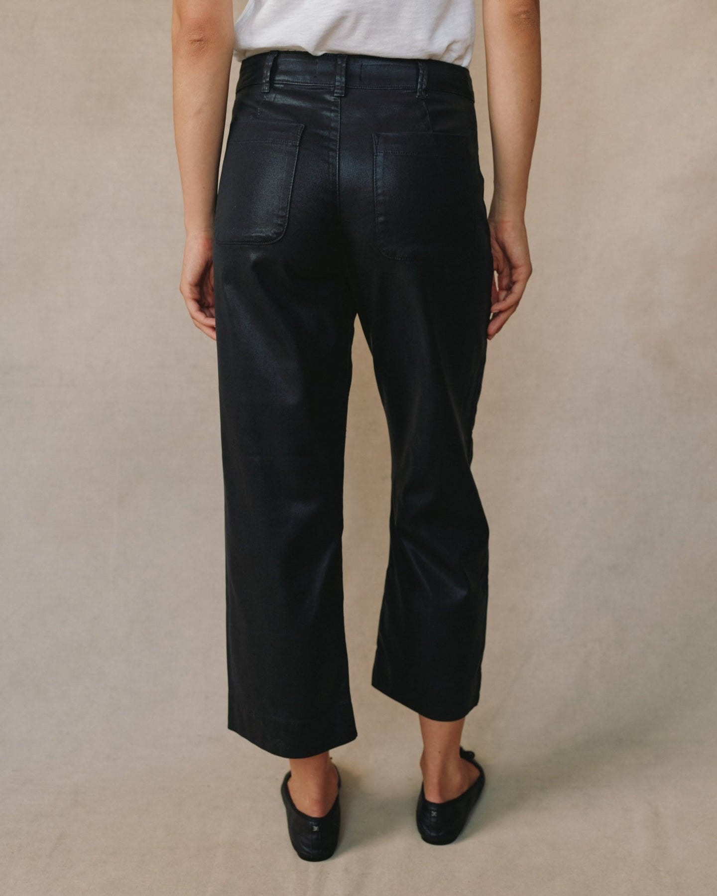 Bella DahlFaux Leather Saige Wide Leg Crop - BlackPants