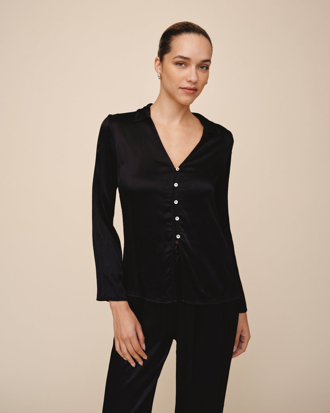 Bella DahlFitted Bell Sleeve Shirt - BlackTops