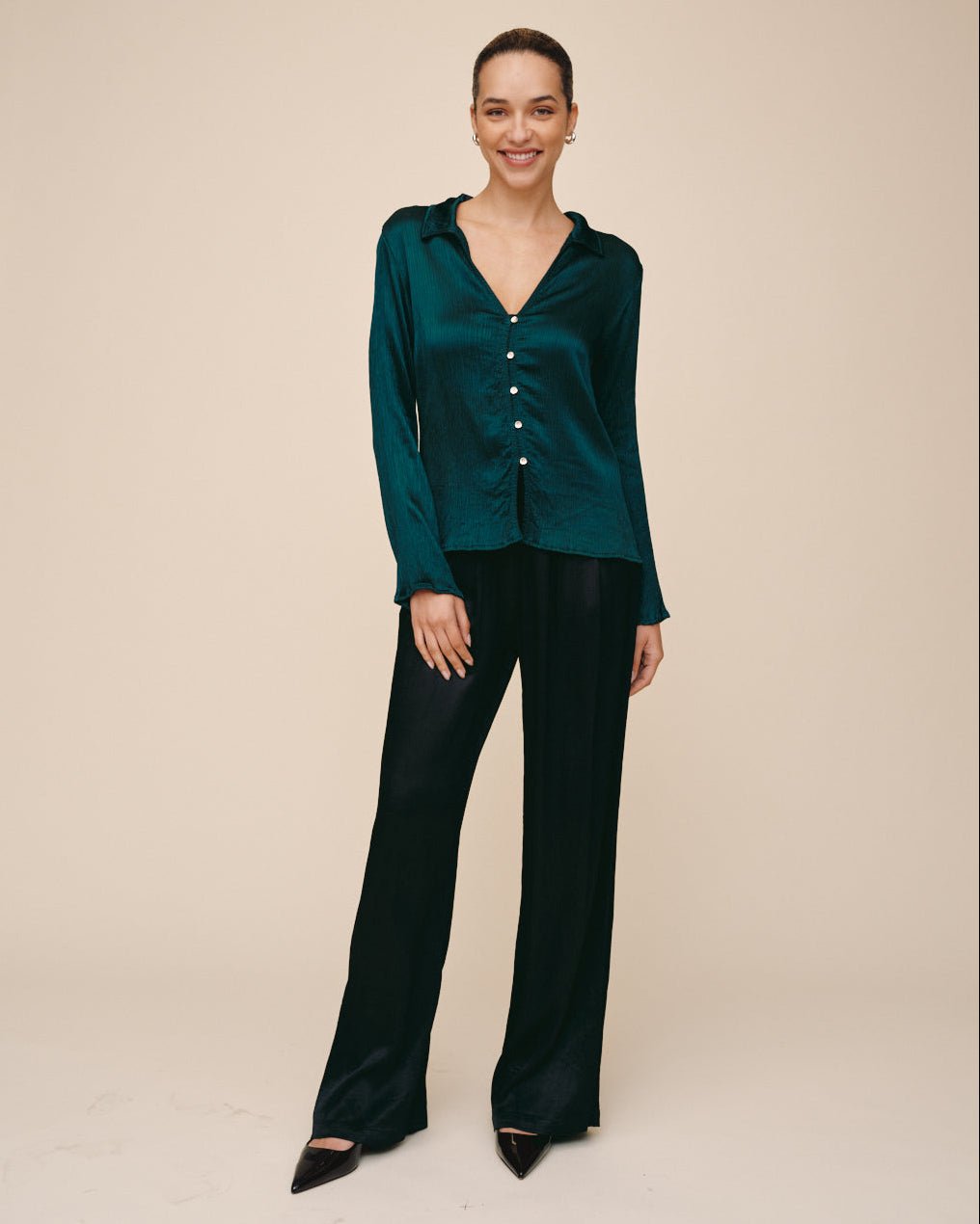 Bella DahlFitted Bell Sleeve Shirt - Velvet LoungeTops