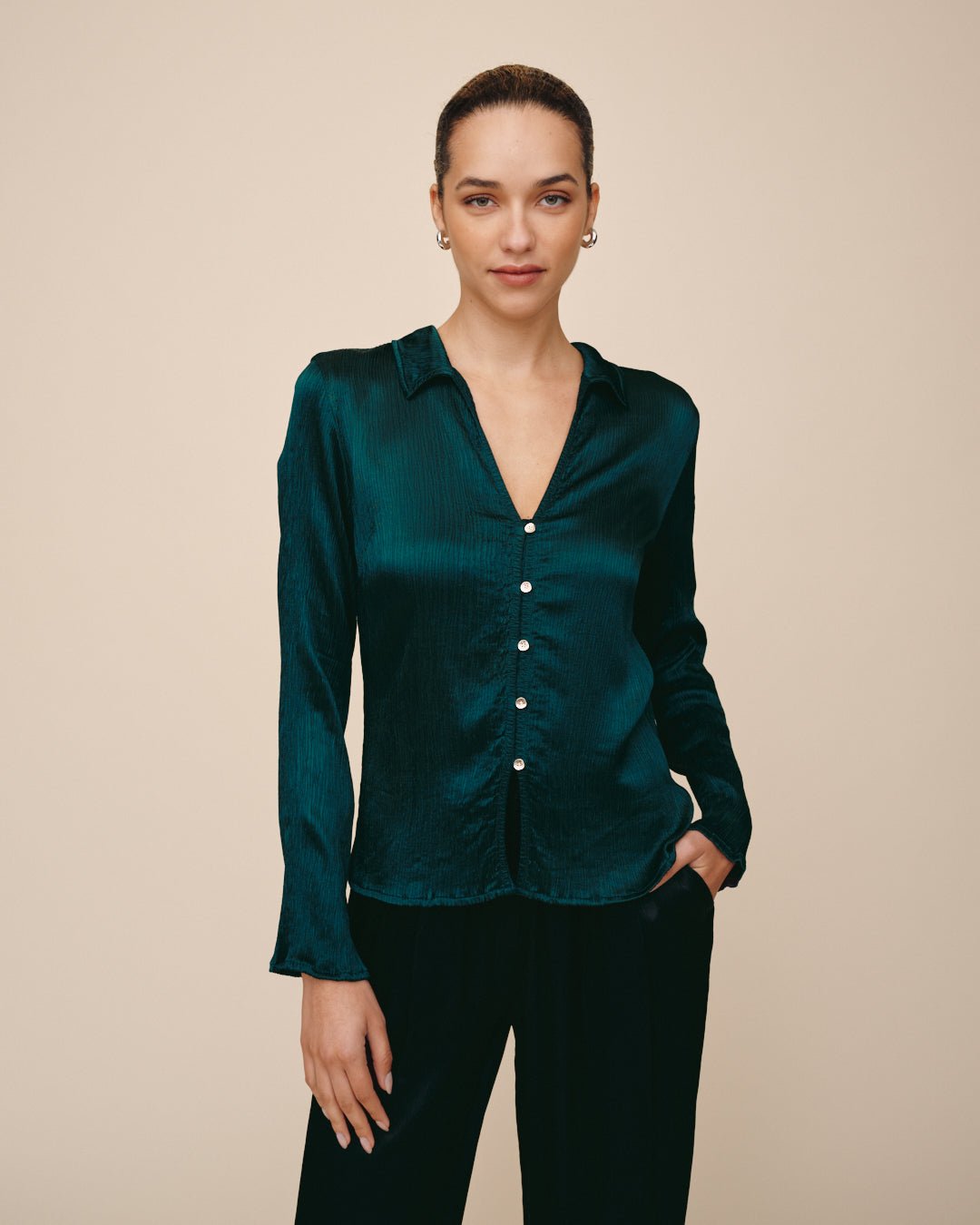 Bella DahlFitted Bell Sleeve Shirt - Velvet LoungeTops