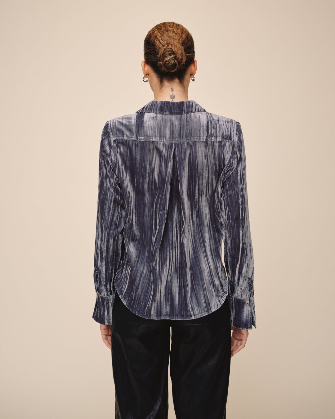 Bella DahlFlowy Wide Collar Button Down - Velvet StormTops