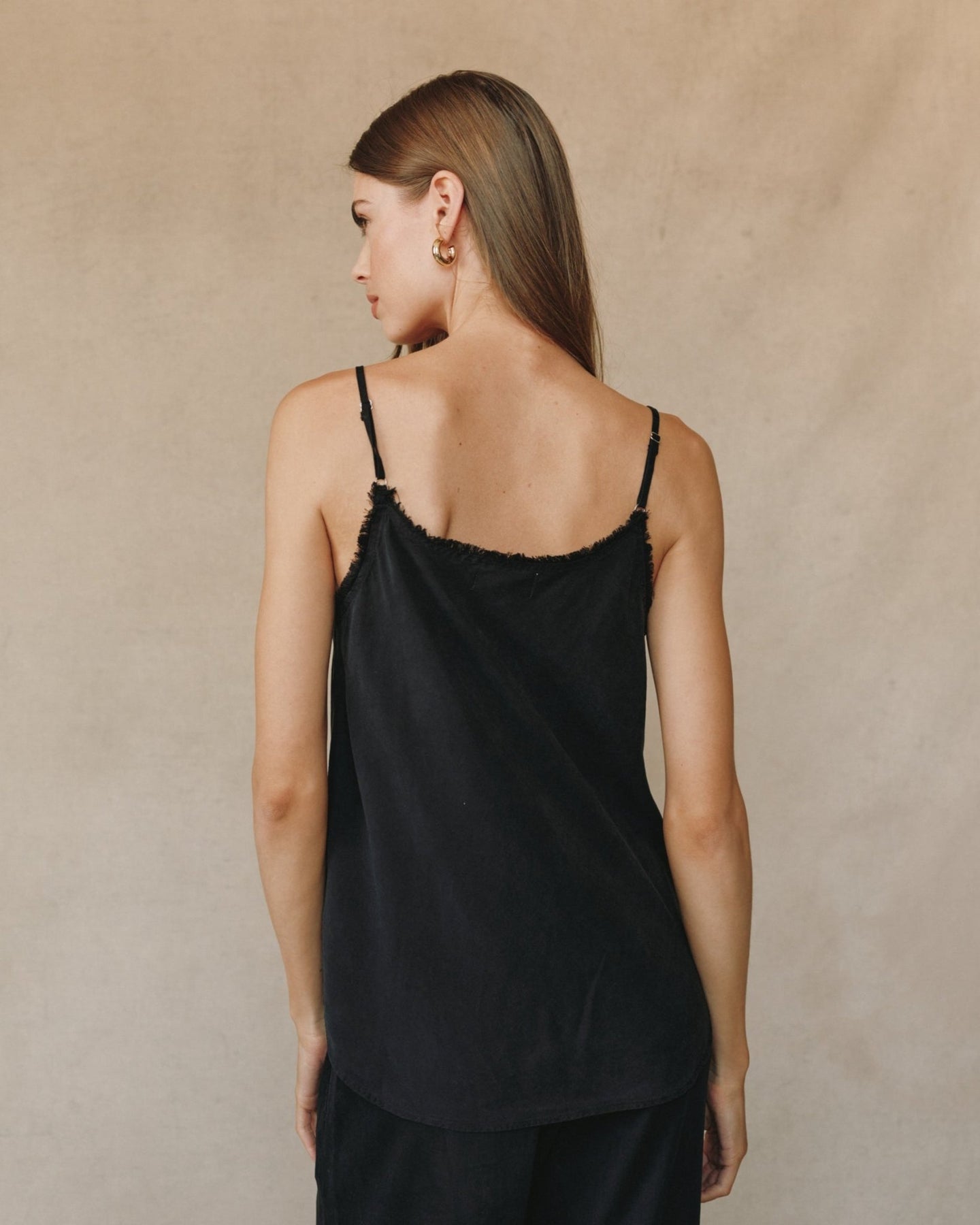 Bella DahlFrayed Tencel Cami - Vintage BlackTops