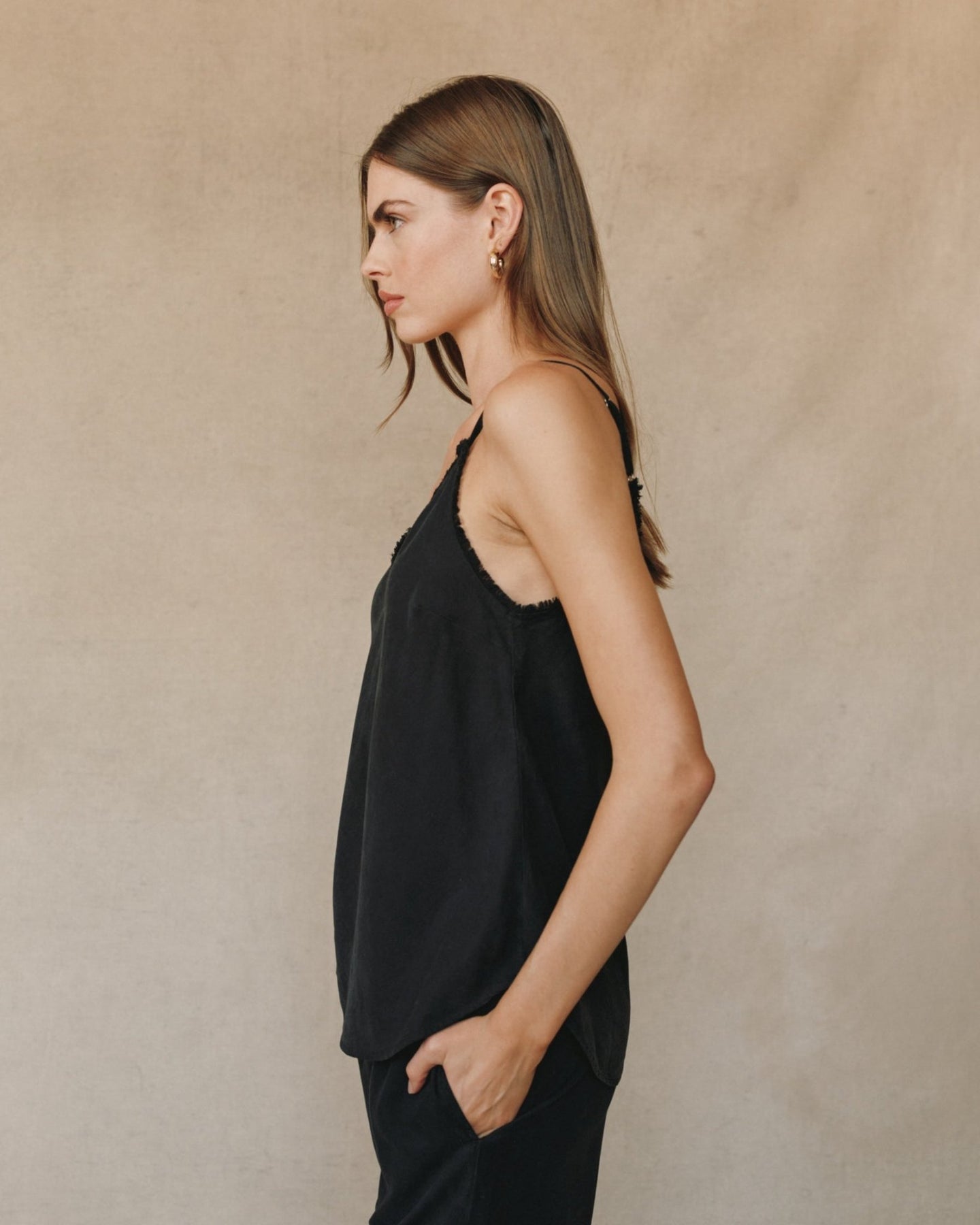 Bella DahlFrayed Tencel Cami - Vintage BlackTops