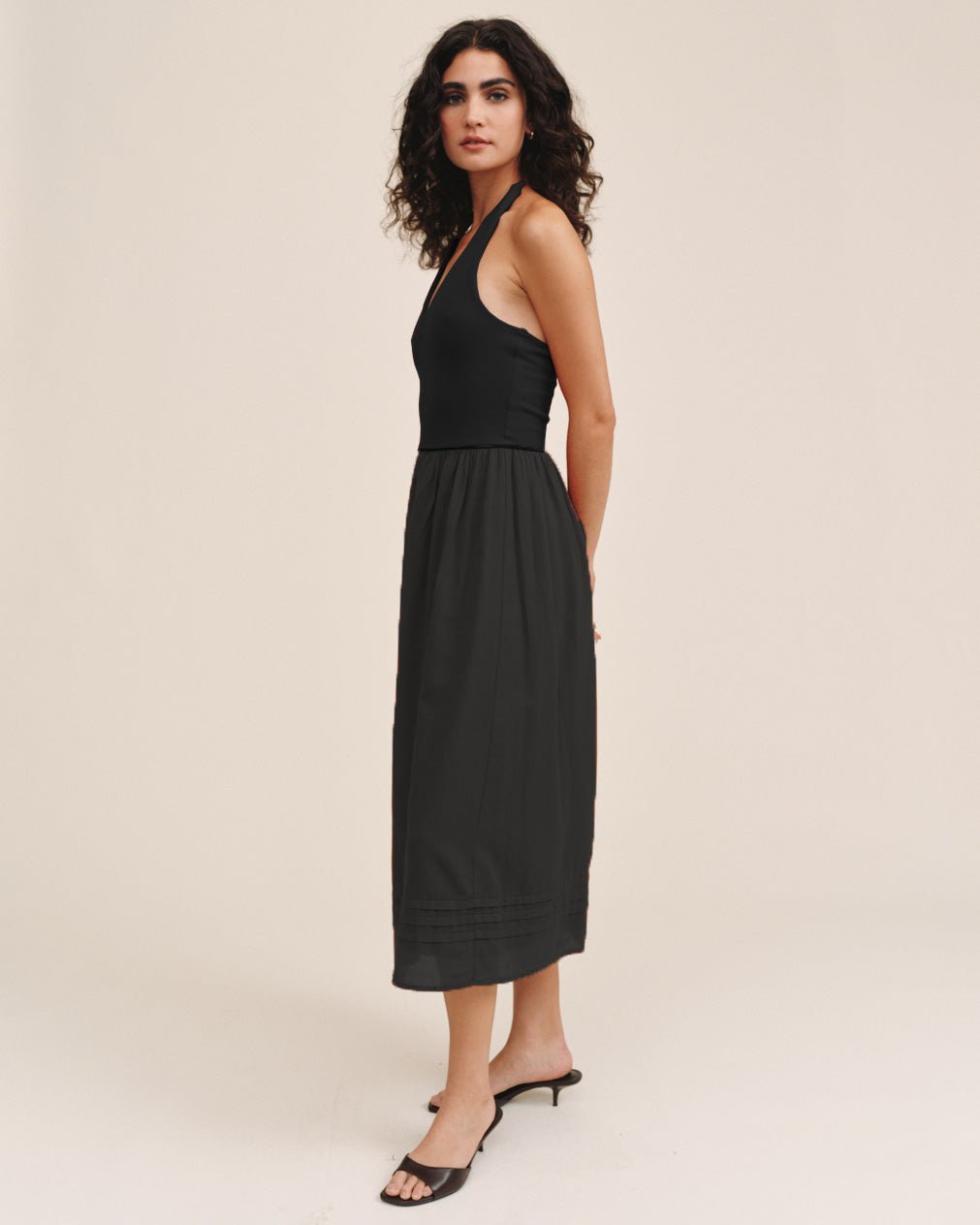 Bella DahlHalter Neck Mixed Dress - BlackDresses