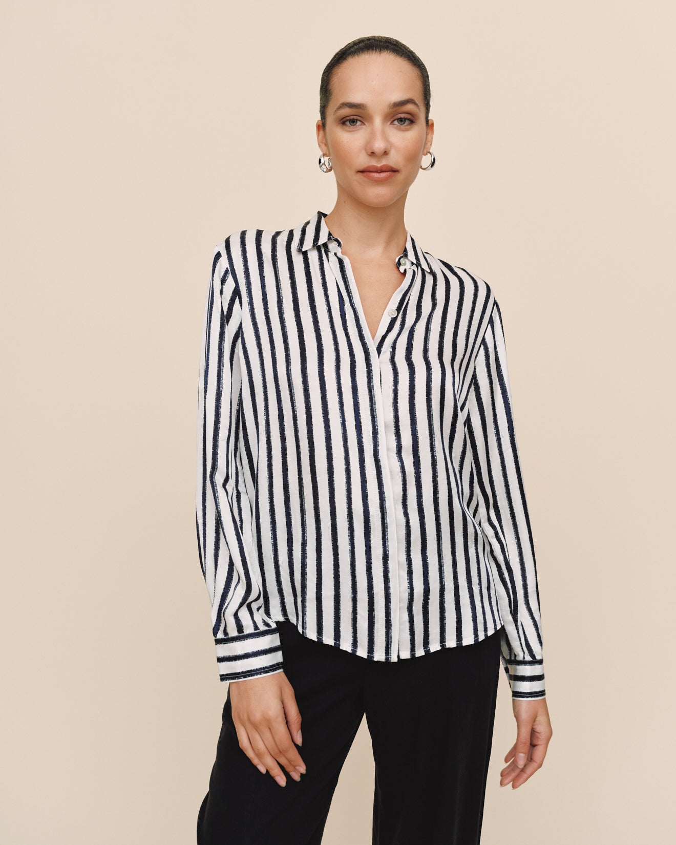 Bella DahlHigh Low Hem Shirt - Indigo Ink StripeTops