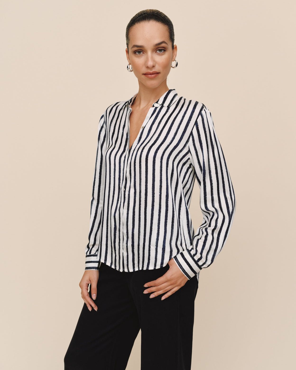 Bella DahlHigh Low Hem Shirt - Indigo Ink StripeTops