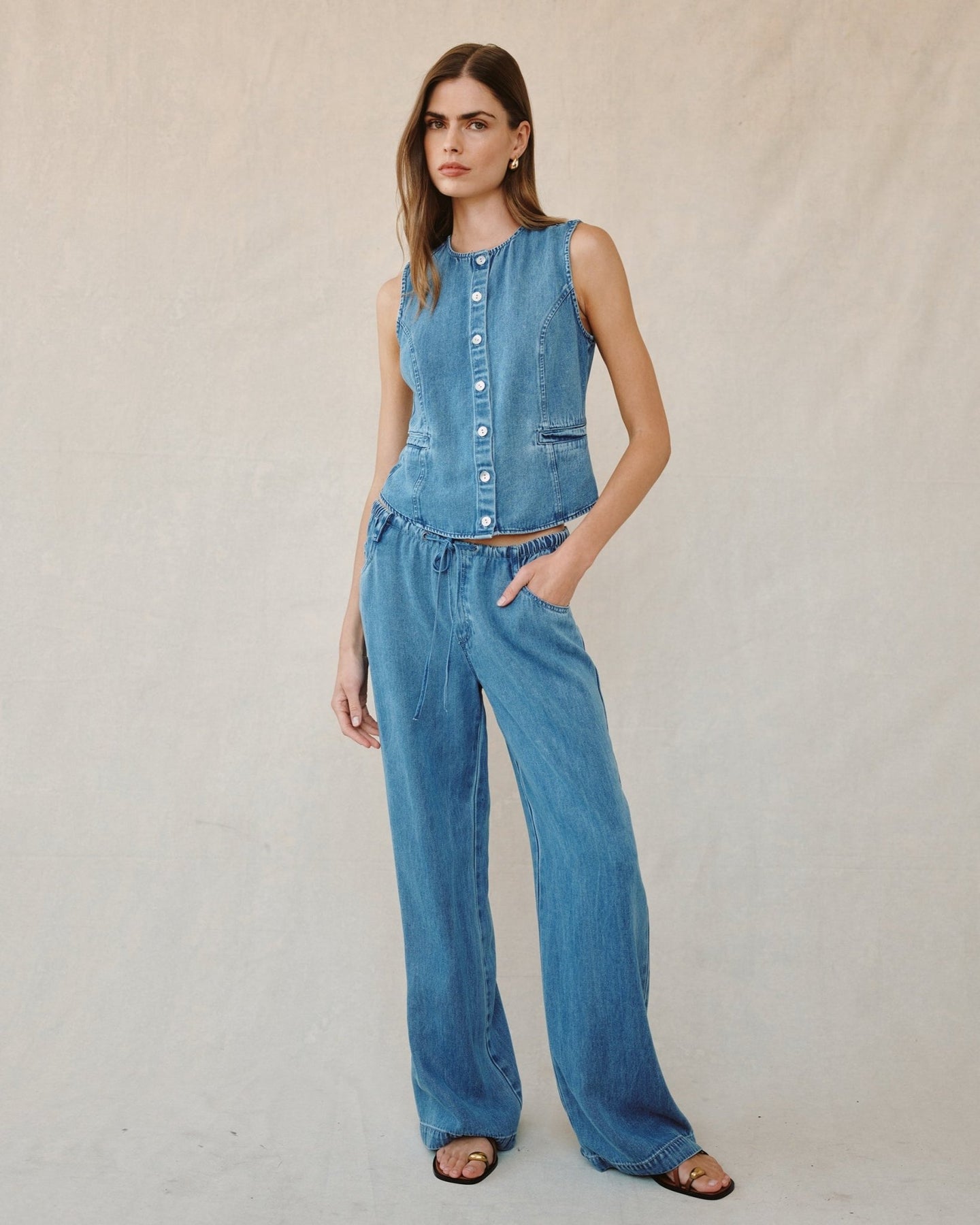 Bella DahlHigh Neck Fitted Vest - Medium Vintage Washproduct