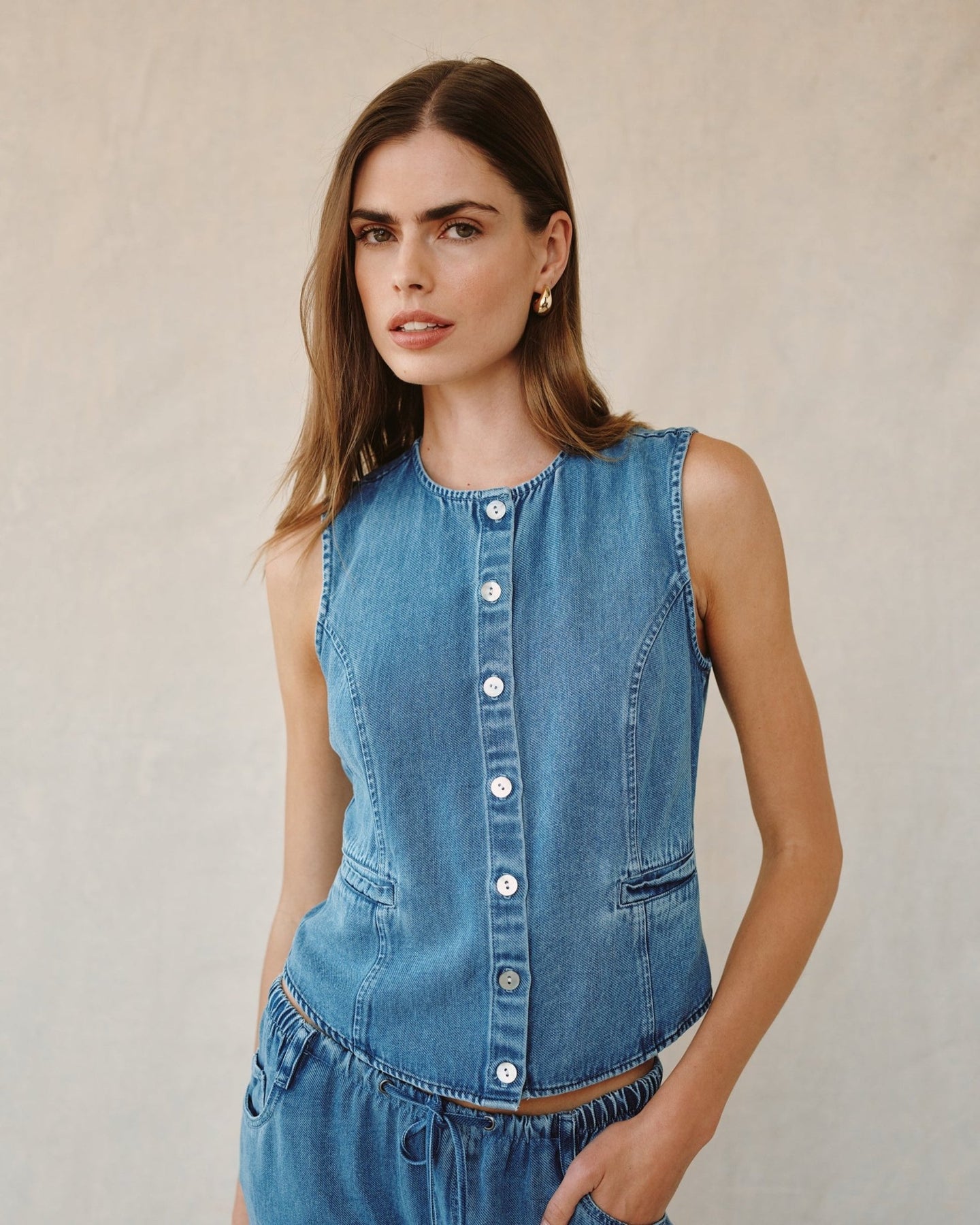 Bella DahlHigh Neck Fitted Vest - Medium Vintage Washproduct