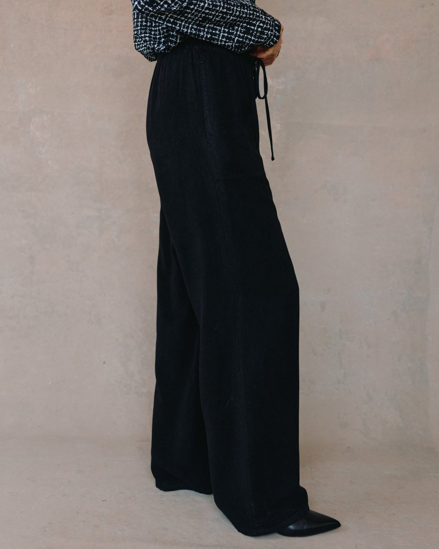 Bella DahlKylie Wide Leg With Drawstring - BlackPants