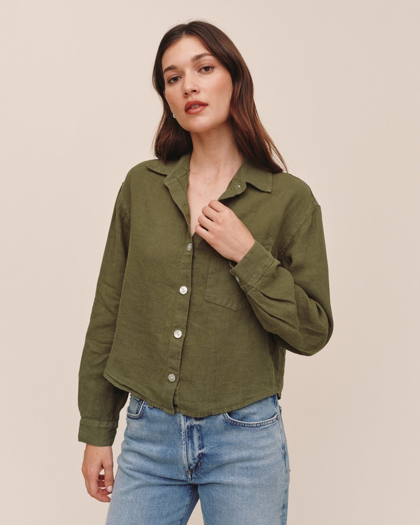 Bella DahlLinen Boxy Shirt - Olive StoneTops