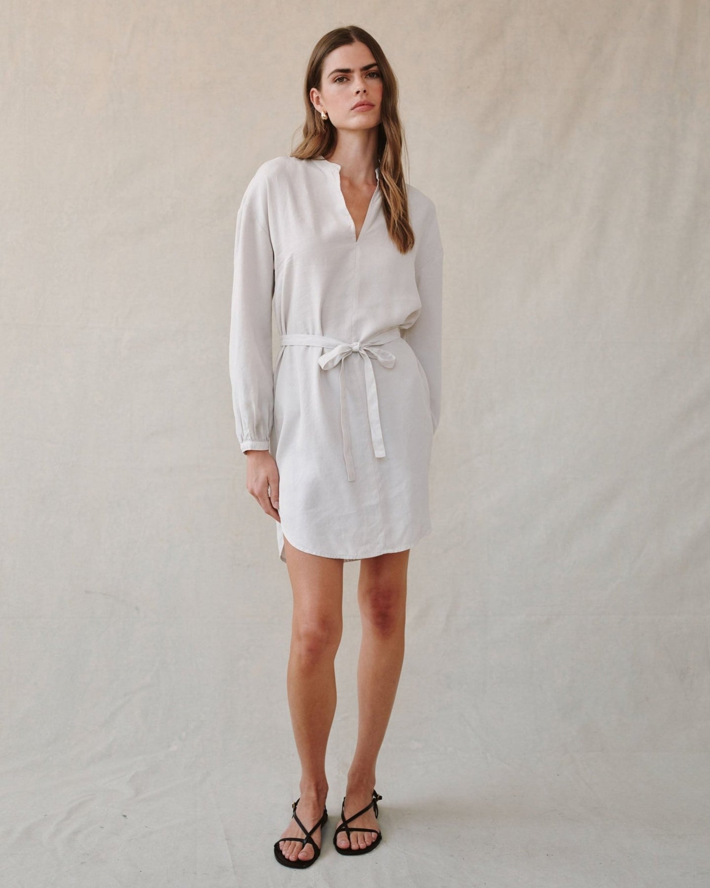 Bella DahlLong Sleeve Belted Mini Dress - Ivory StoneDresses