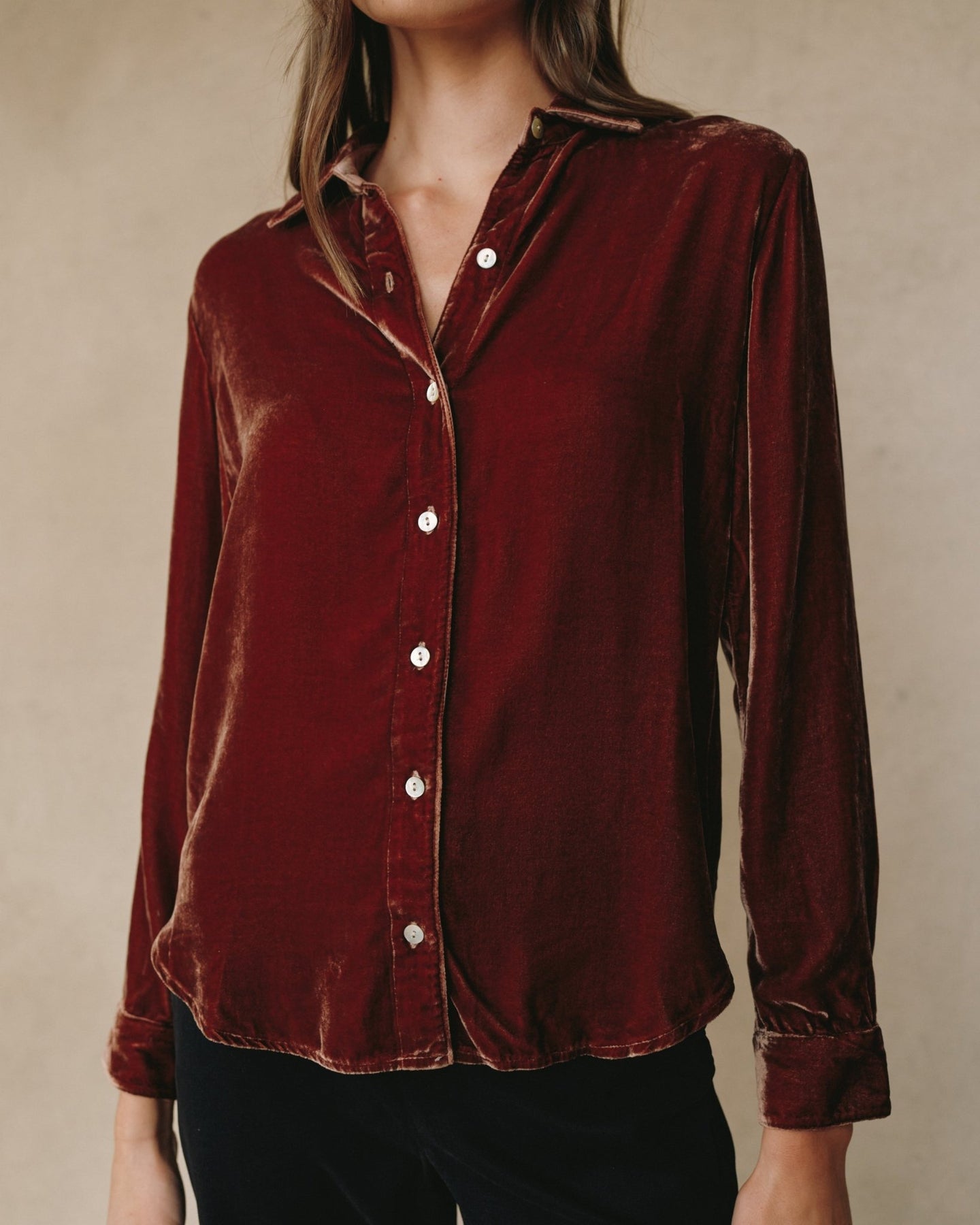 Bella DahlLong Sleeve Classic Shirt - Amber HoneyTops