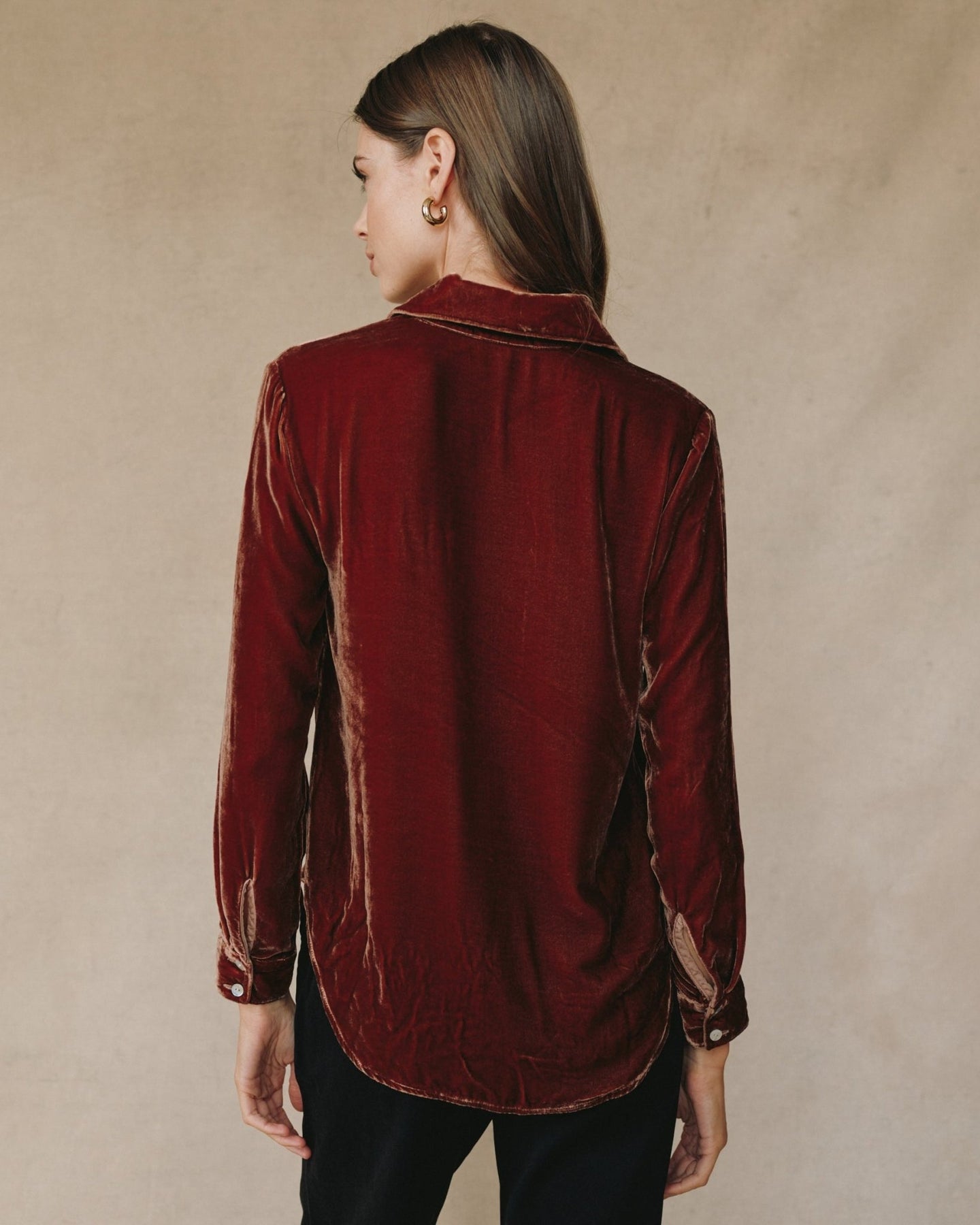 Bella DahlLong Sleeve Classic Shirt - Amber HoneyTops