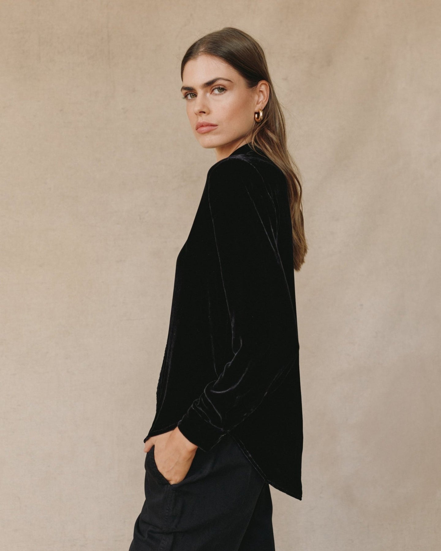 Bella DahlLong Sleeve Classic Shirt - BlackTops