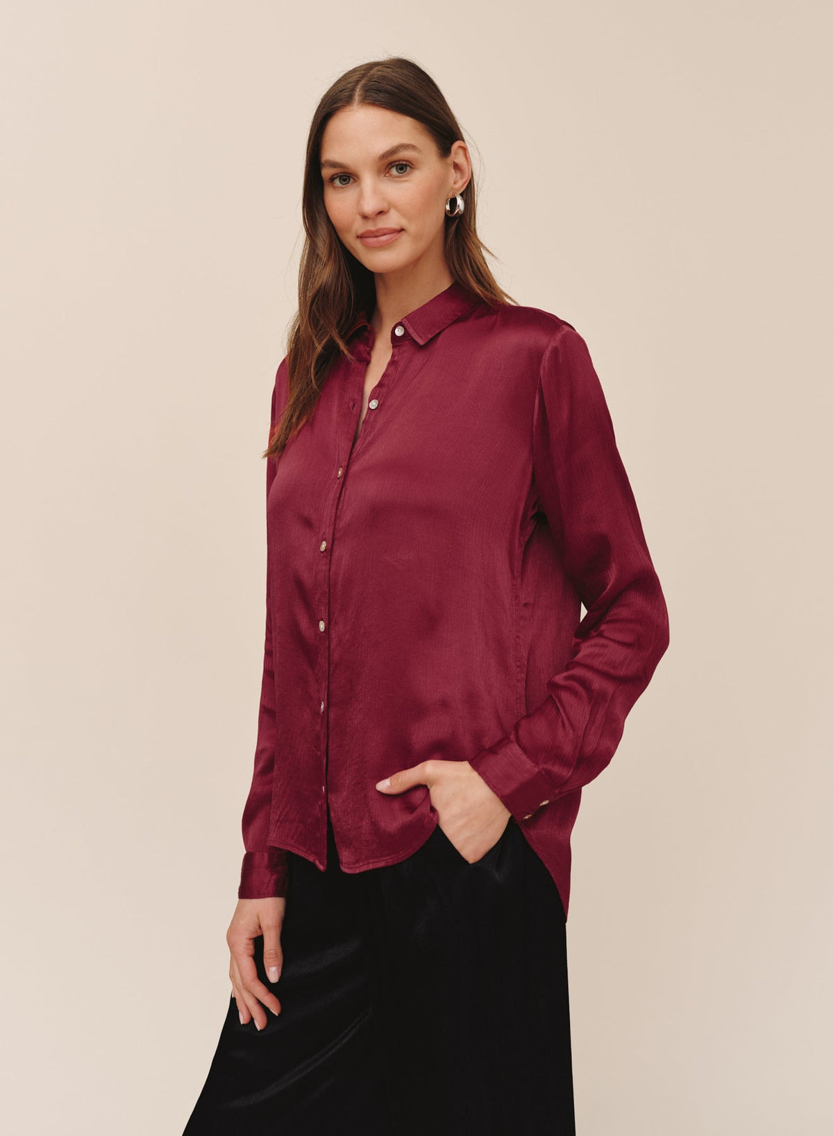 Bella DahlLong Sleeve Clean Button Down Shirt - BordeauxTops