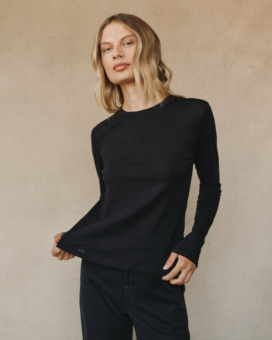 Bella Dahl Long Sleeve Crew Tee - Black View 2