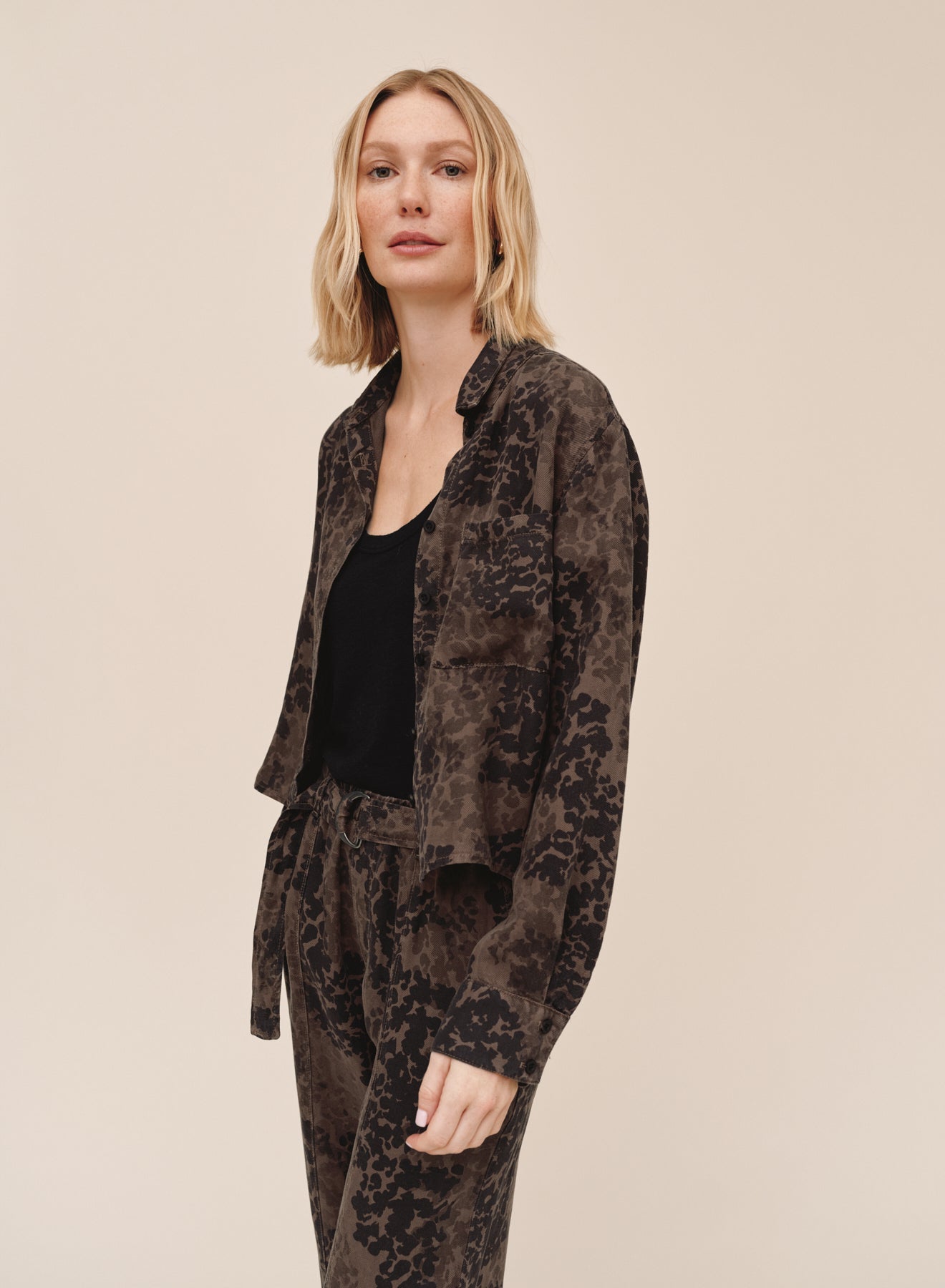 Bella DahlLong Sleeve Crop Pocket Shirt - Ditsy Camo PrintTops
