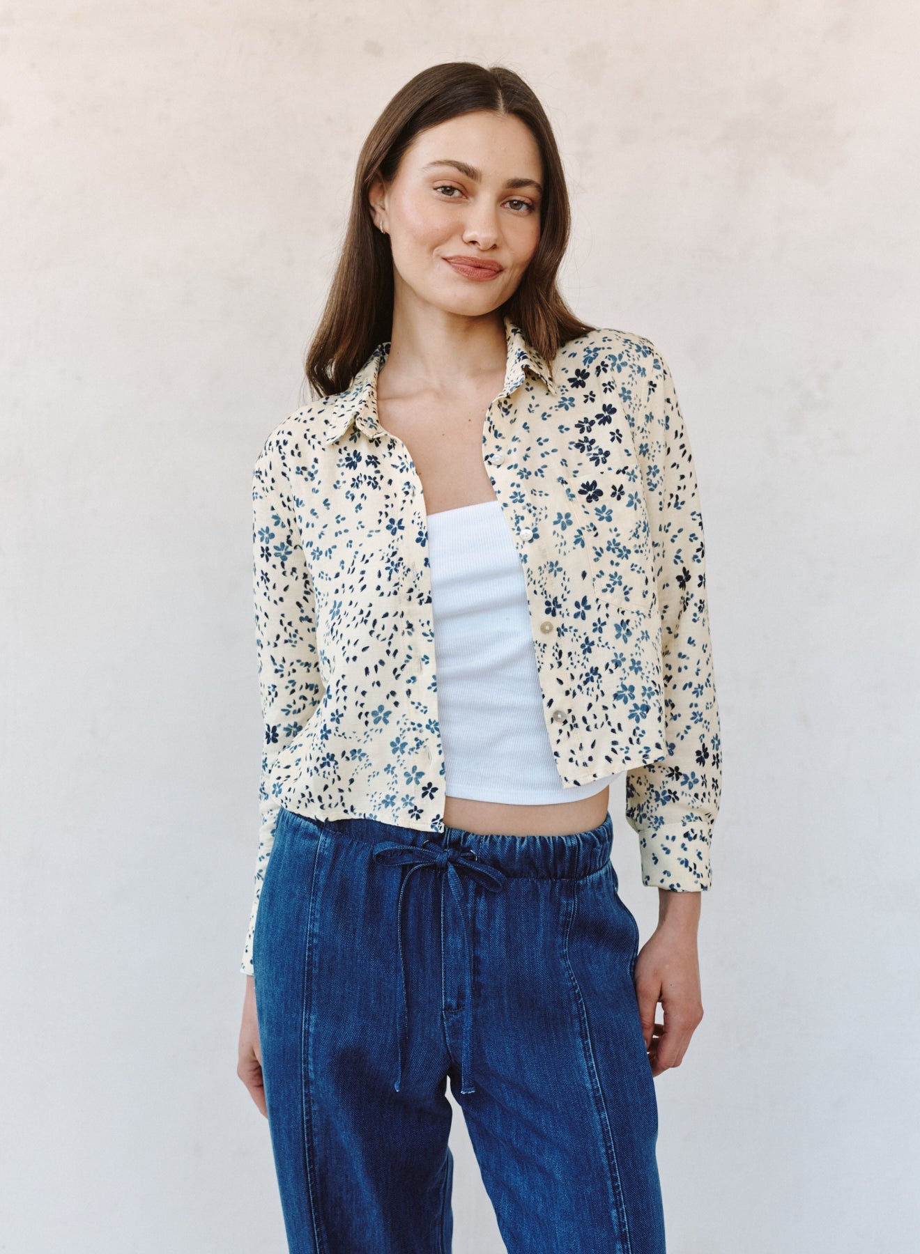 Bella DahlLong Sleeve Crop Shirt - Golden Meadow PrintTops