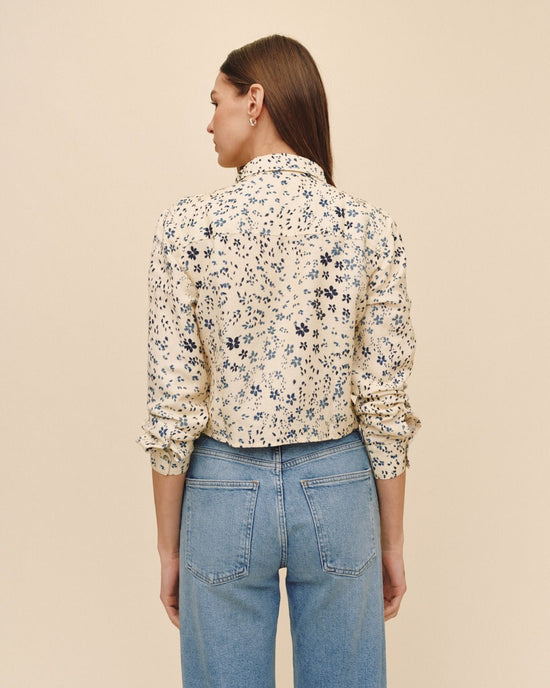 Bella Dahl Long Sleeve Crop Shirt - Golden Meadow Print View 2