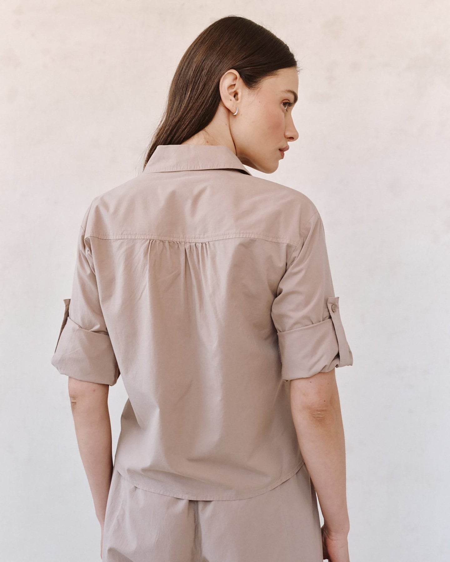 Bella DahlLong Sleeve Crop Utility Shirt - Soft DuneTops