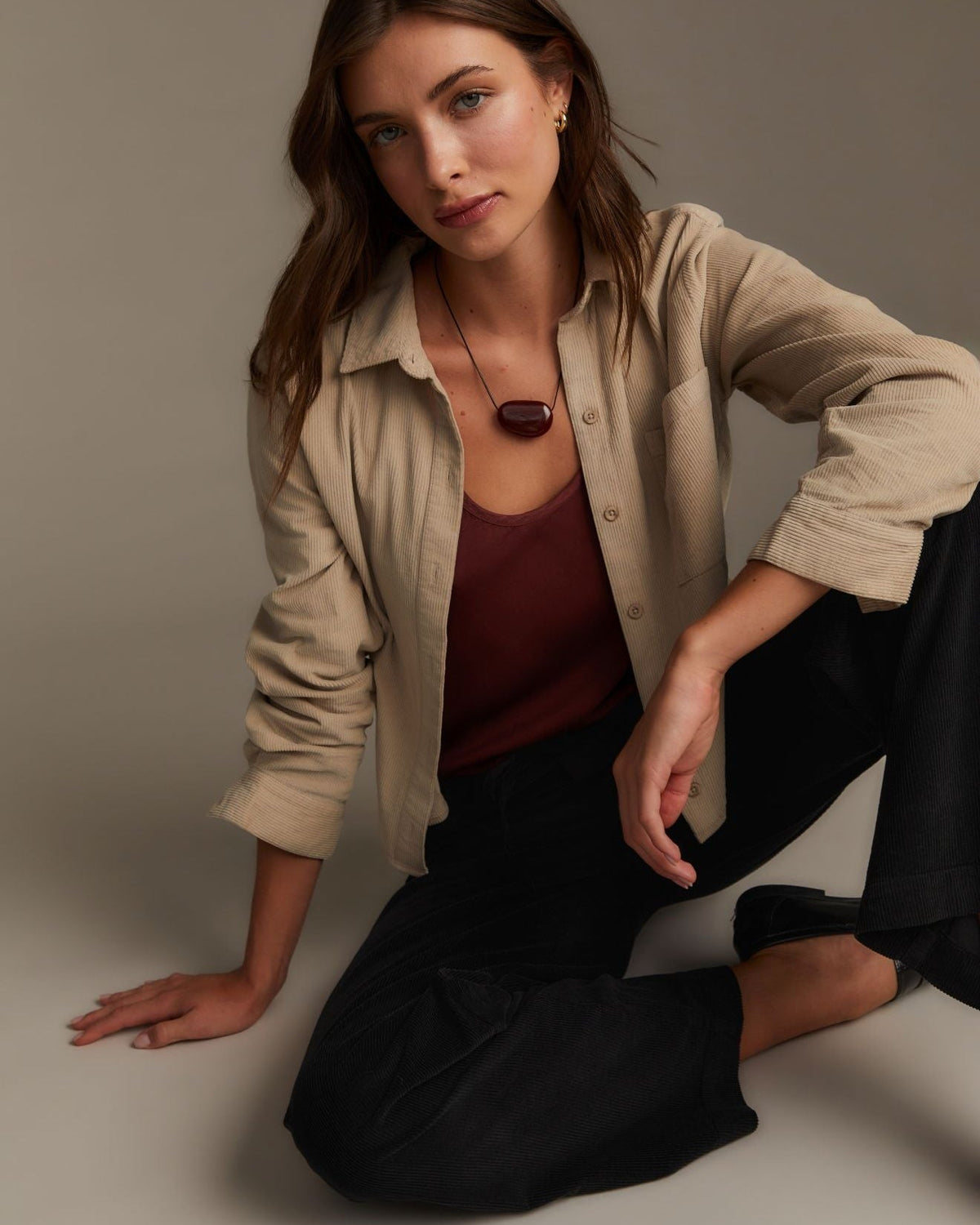 Bella DahlLong Sleeve Patch Pocket Work Shirt - OatTops