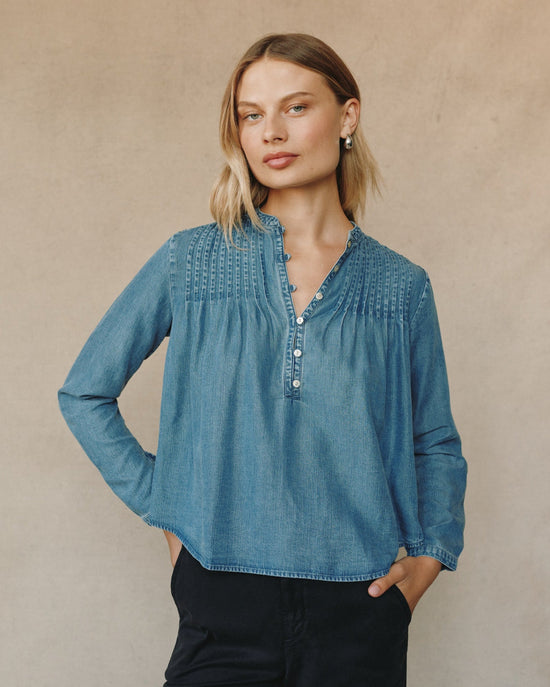 Bella Dahl Long Sleeve Pintuck Pullover - Skyline Spray Wash