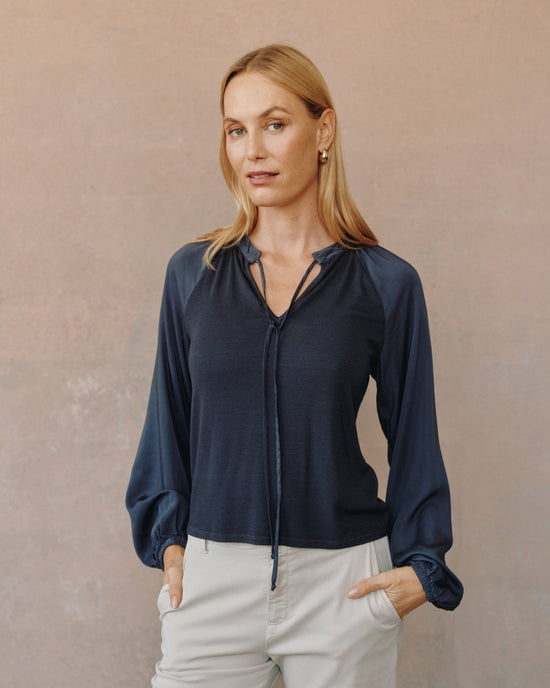 Bella Dahl Long Sleeve Raglan Mixed Shirt- Obsidian Stone