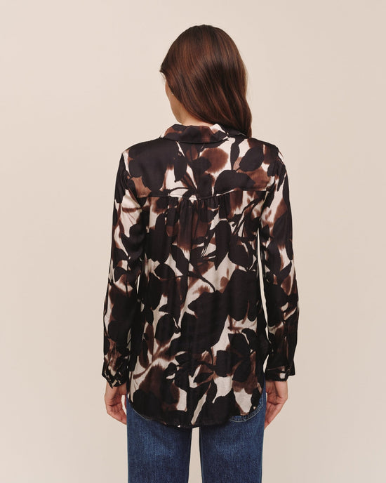 Bella Dahl Long Sleeve Round Hem Button Down - Shadow Floral Print View 2