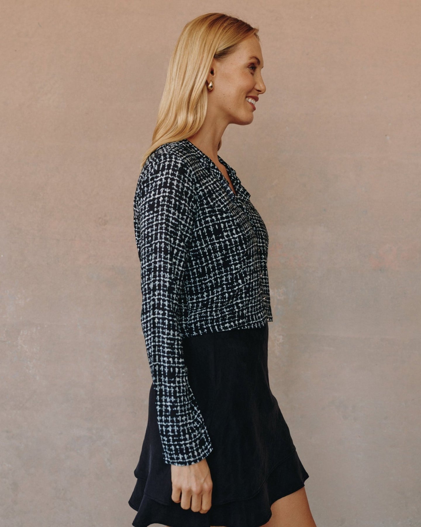 Bella DahlLong Sleeve Ruffle Top - Grid PrintTops