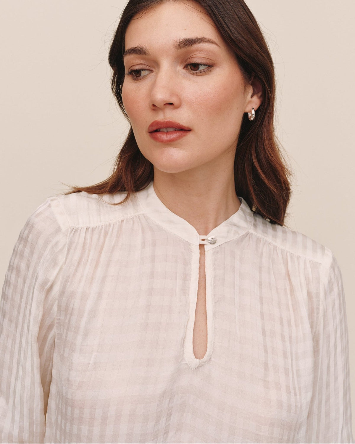 Bella DahlLong Sleeve Shirred Pullover - IvoryTops