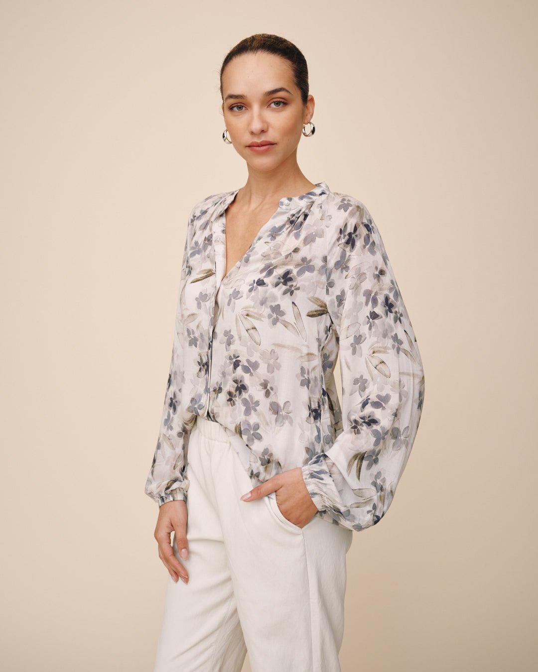 Bella DahlLong Sleeve Shirred Raglan Shirt - Frozen WisteriaTops