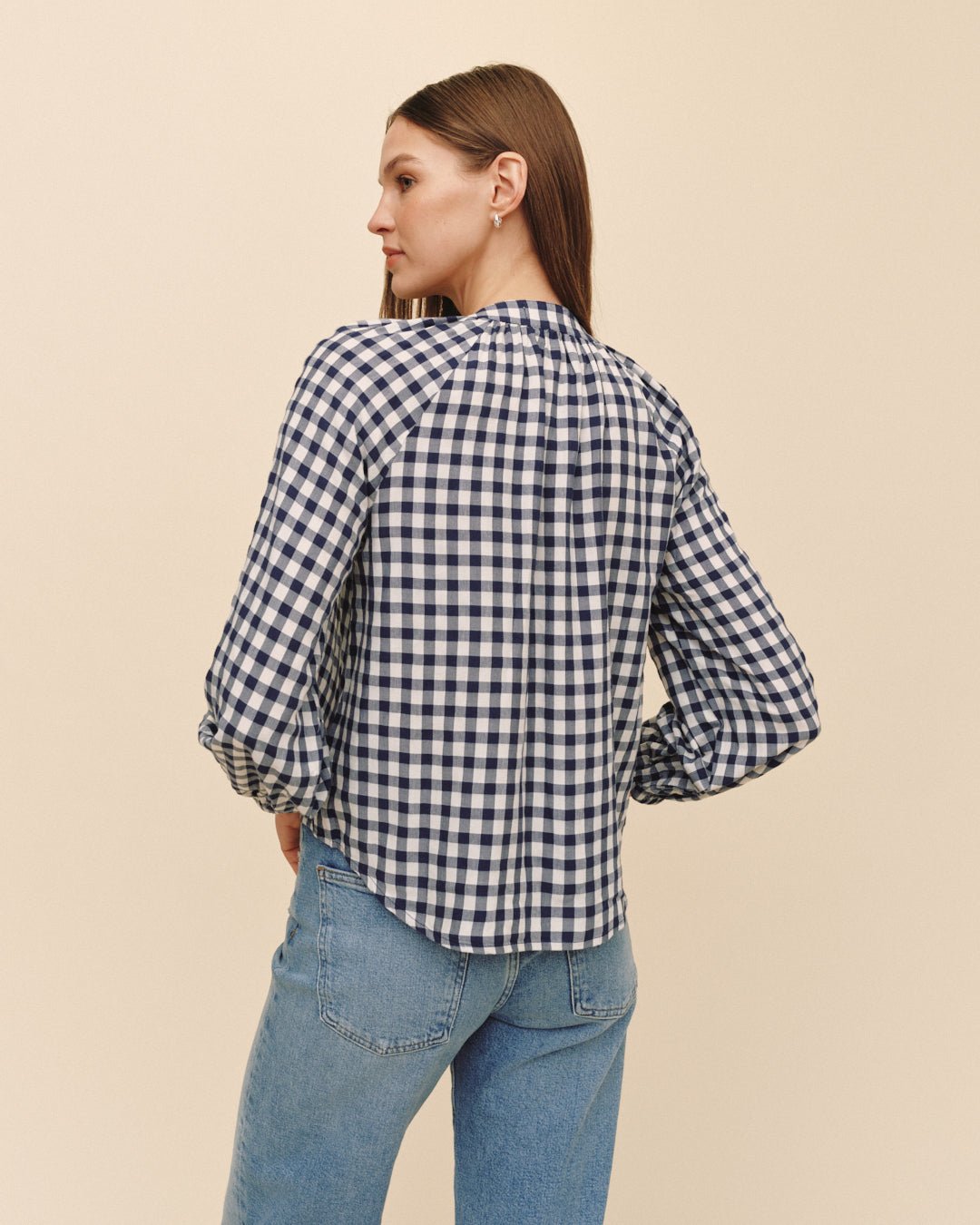 Bella DahlLong Sleeve Shirred Raglan Shirt - Navy GinghamTops