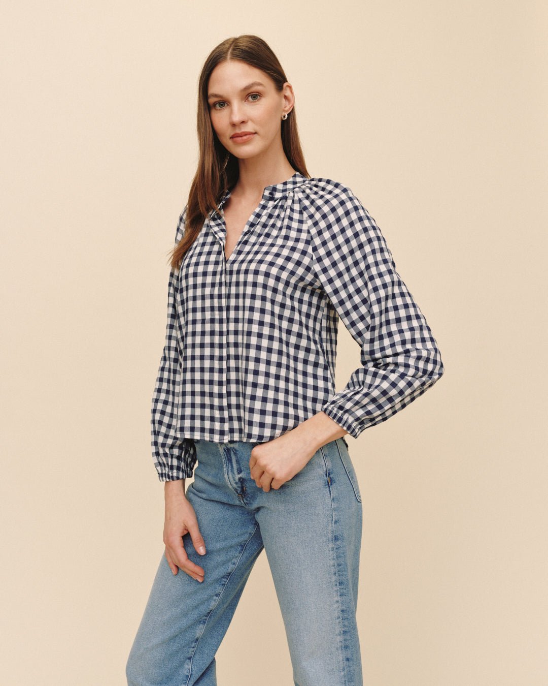 Bella DahlLong Sleeve Shirred Raglan Shirt - Navy GinghamTops