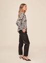 Bella DahlLong Sleeve Shirred Shoulder Shirt - Metropolitan PrintTops