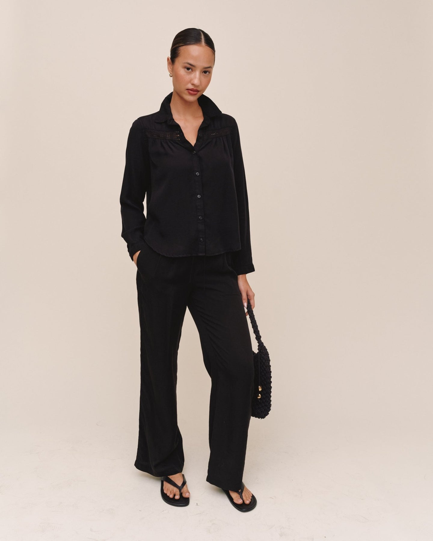 Bella DahlLong Sleeve Shirt With Lace Inset - BlackTops