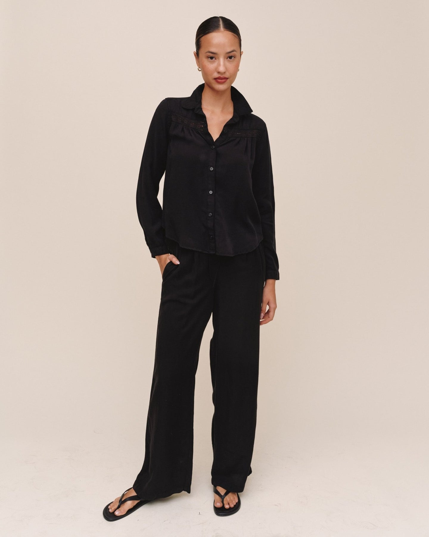 Bella DahlLong Sleeve Shirt With Lace Inset - BlackTops