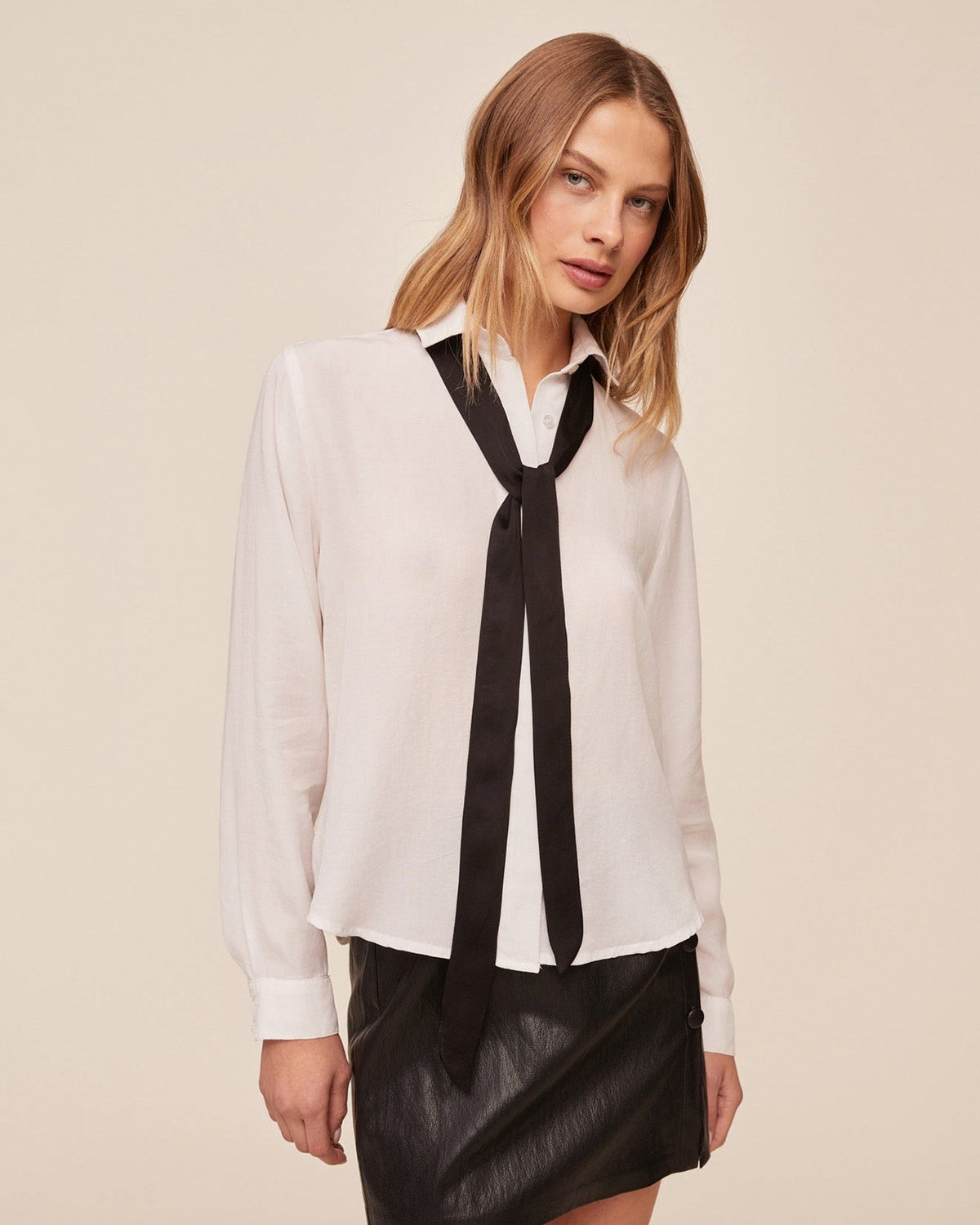 Bella DahlLong Sleeve Shirt With Neck Tie - WhiteTops