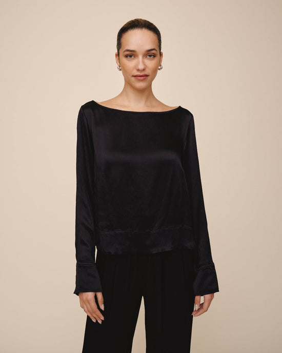 Bella Dahl Long Sleeve Split Back Pullover - Black View 2