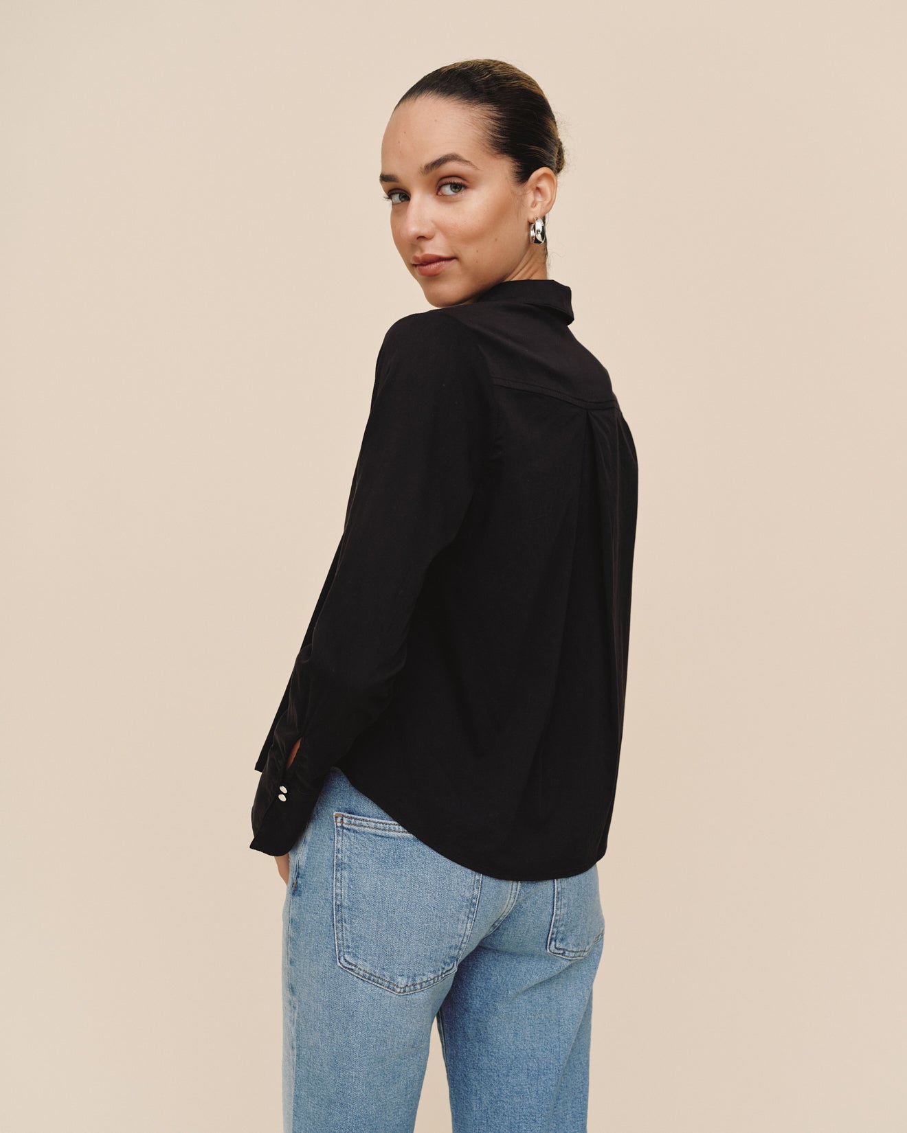 Bella DahlLong Sleeve Zip Front Shirt - BlackTops
