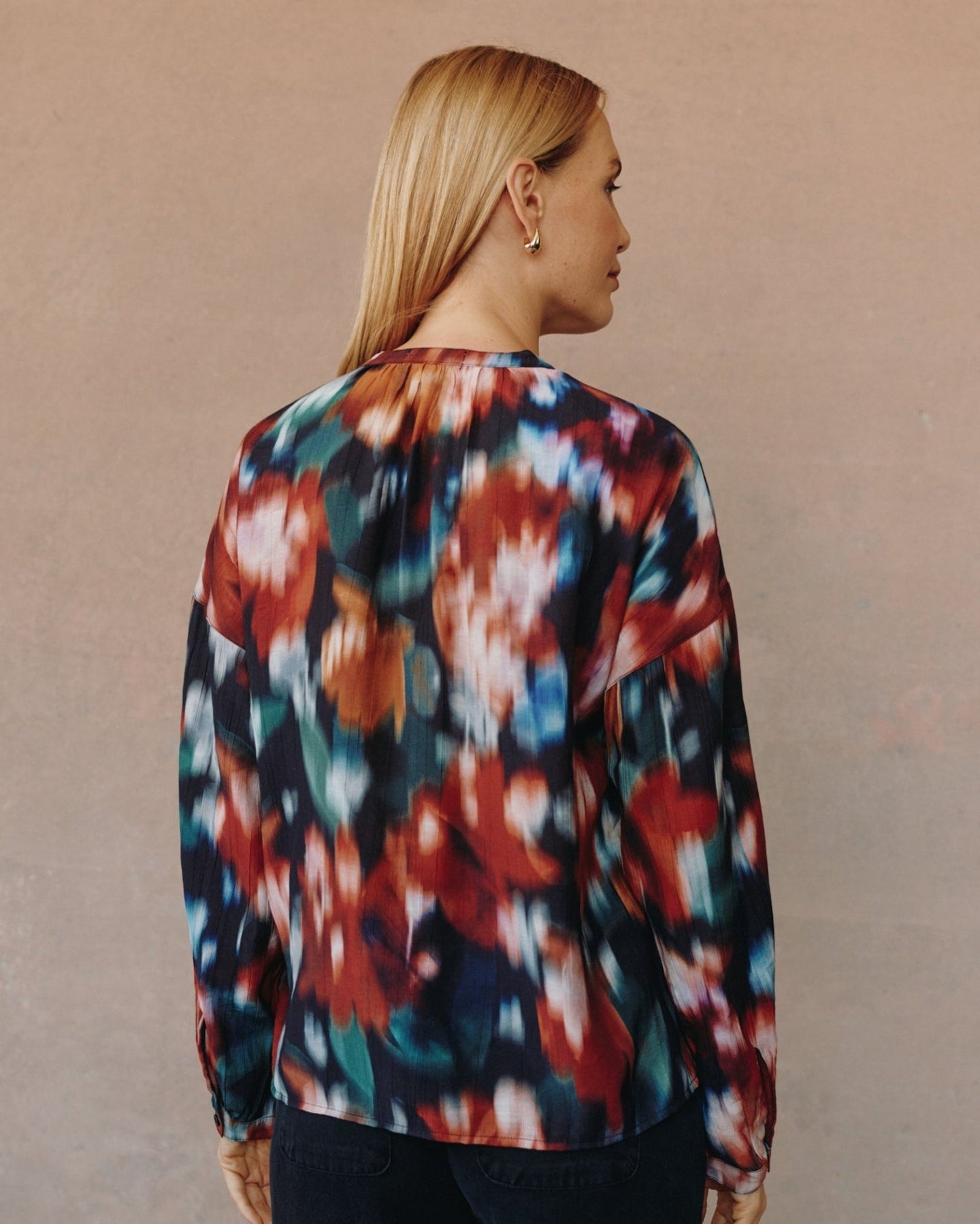 Bella DahlMandarin Collar Button Down - Blurred Floral PrintTops