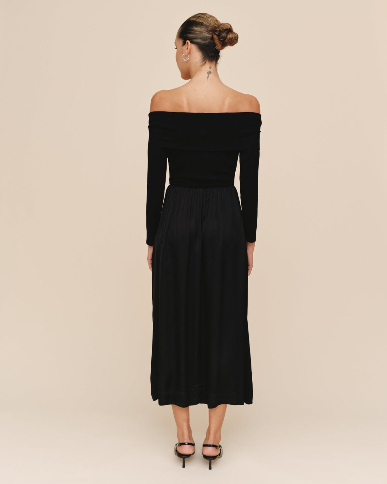 Bella DahlOff Shoulder Dress - BlackDresses