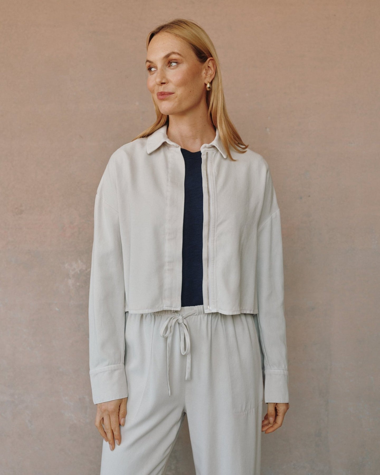 Bella DahlOversized Cropped Shacket - Ivory SmokeCoats & Jackets