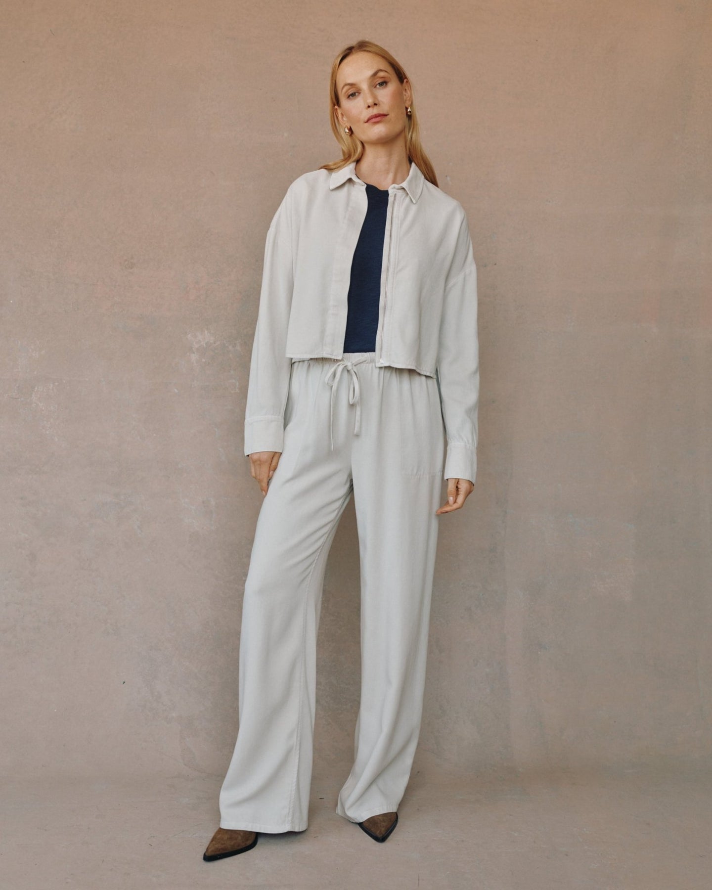 Bella DahlOversized Cropped Shacket - Ivory SmokeCoats & Jackets