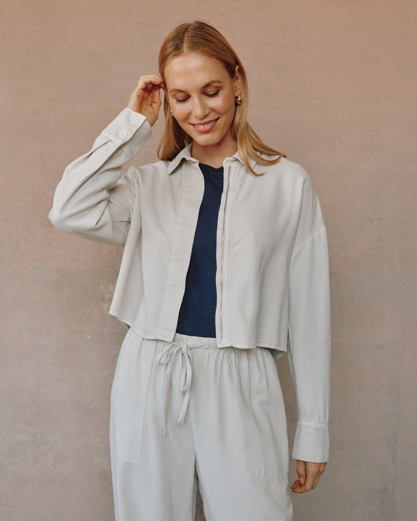 Bella DahlOversized Cropped Shacket - Ivory SmokeCoats & Jackets