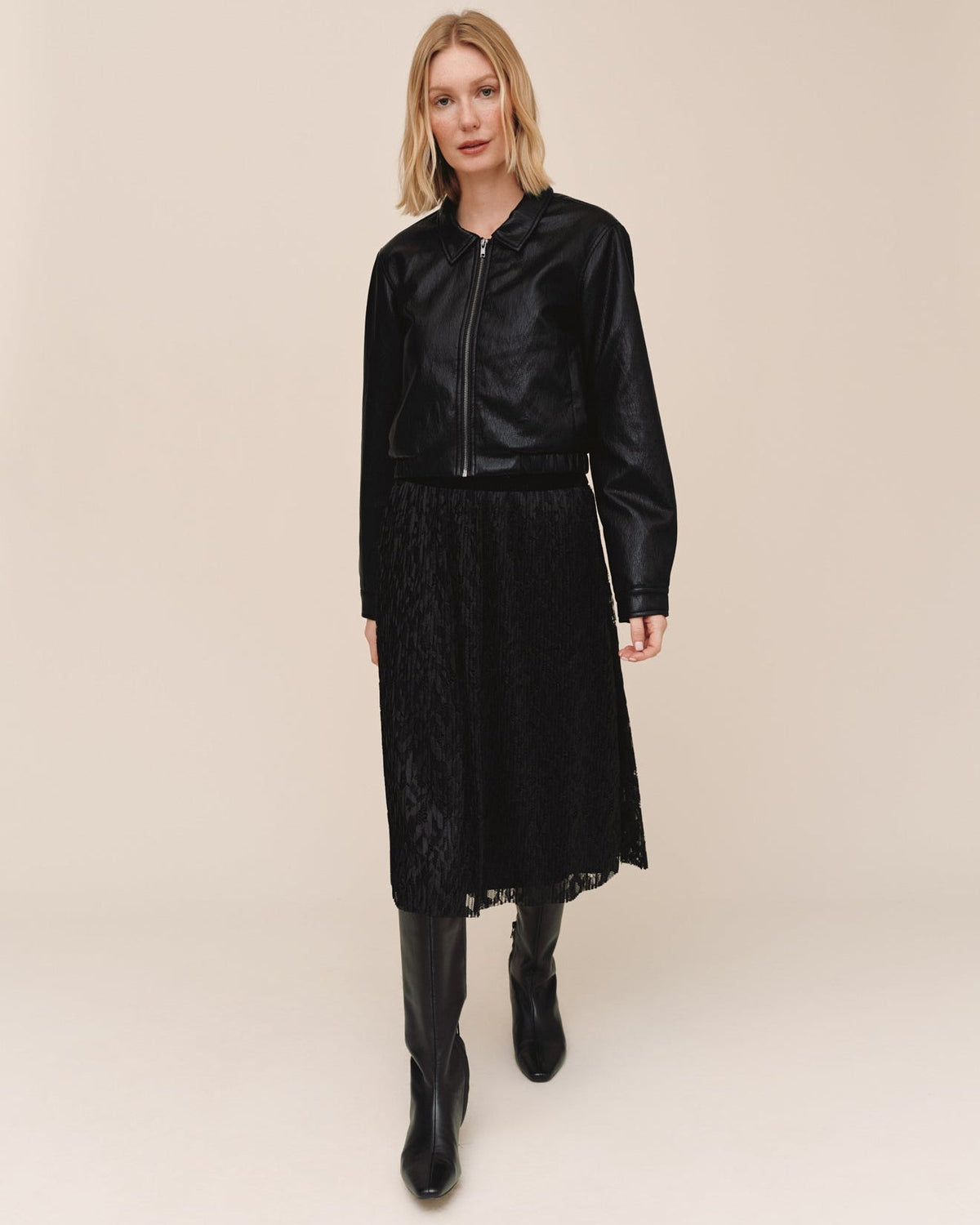 Bella DahlPleated Lace Skirt With Velvet Waistband - BlackSkirts