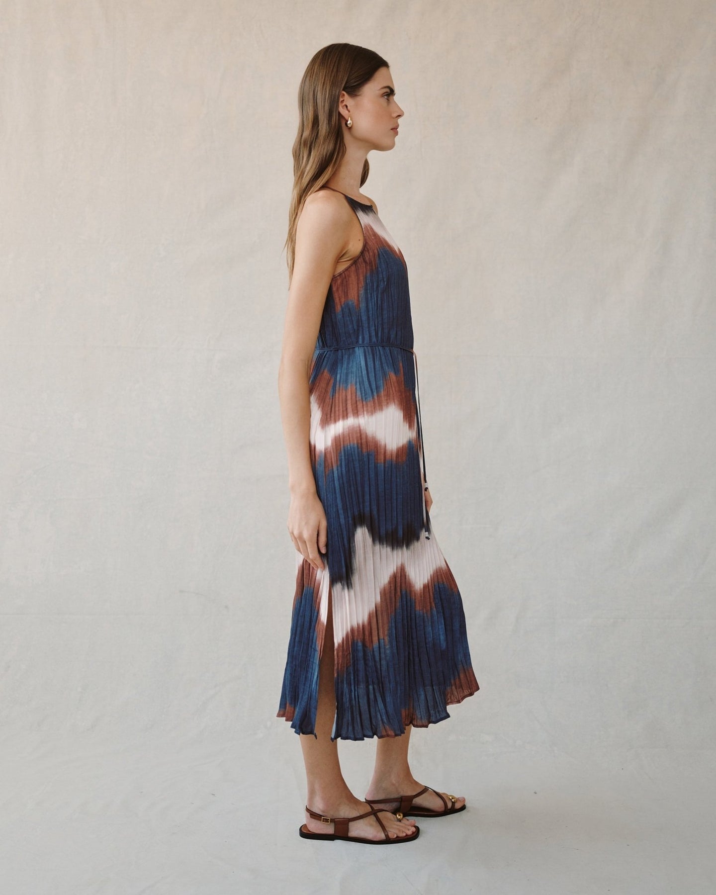 Bella DahlPleated Midi Dress with Side Slit - Midnight Tides PrintDresses